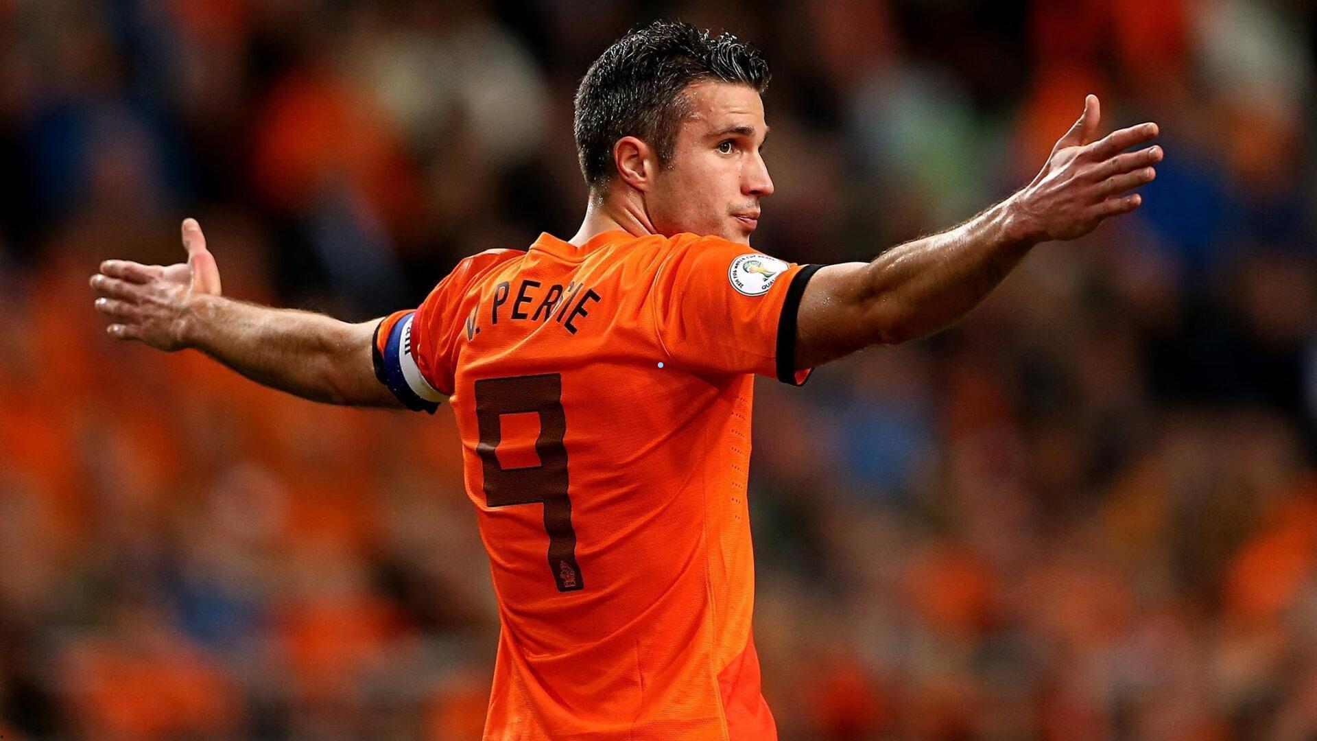 斯基拉独家透露，邓弗里斯因伤长期缺阵至明年三月初，国际米兰紧急启动替代者搜寻计划