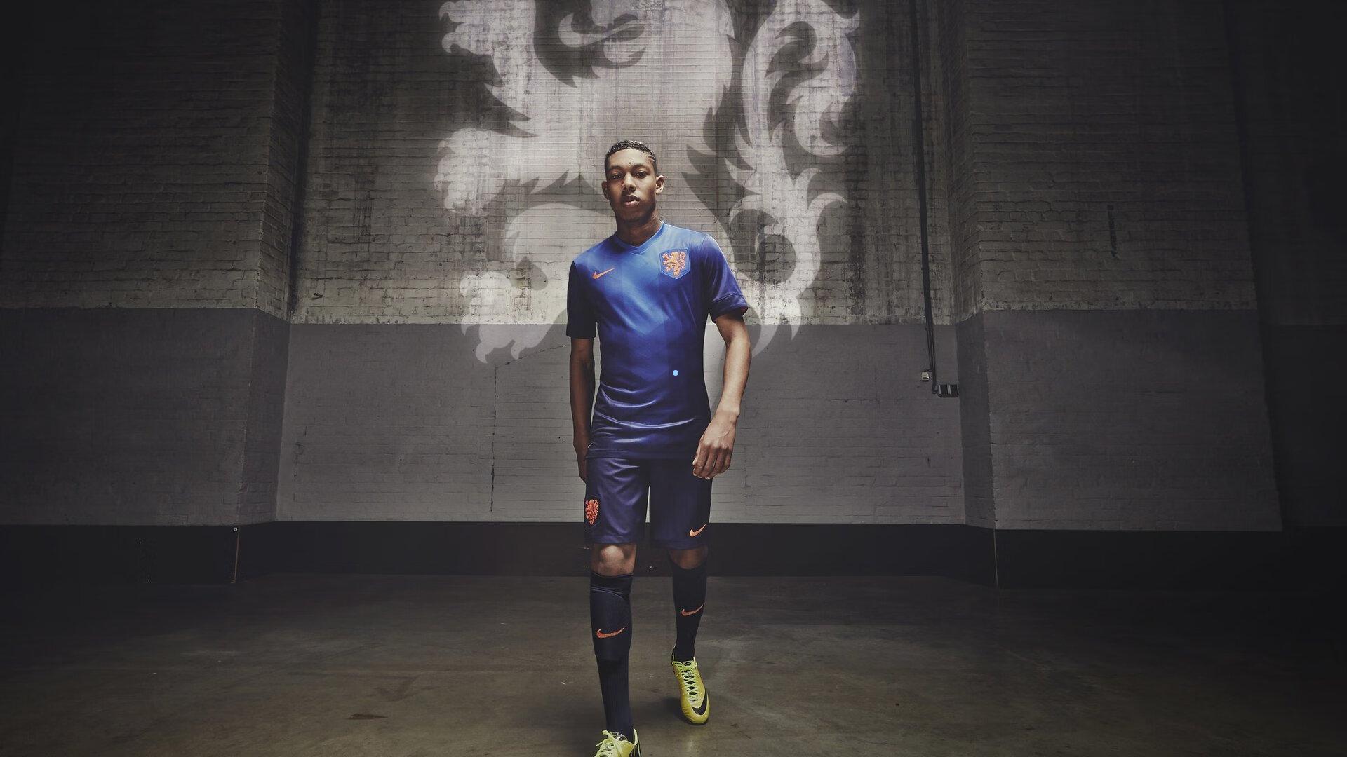 23岁天才身价破亿！斯洛特妙手激活红军王牌，利物浦防守坚如磐石逼近冠军